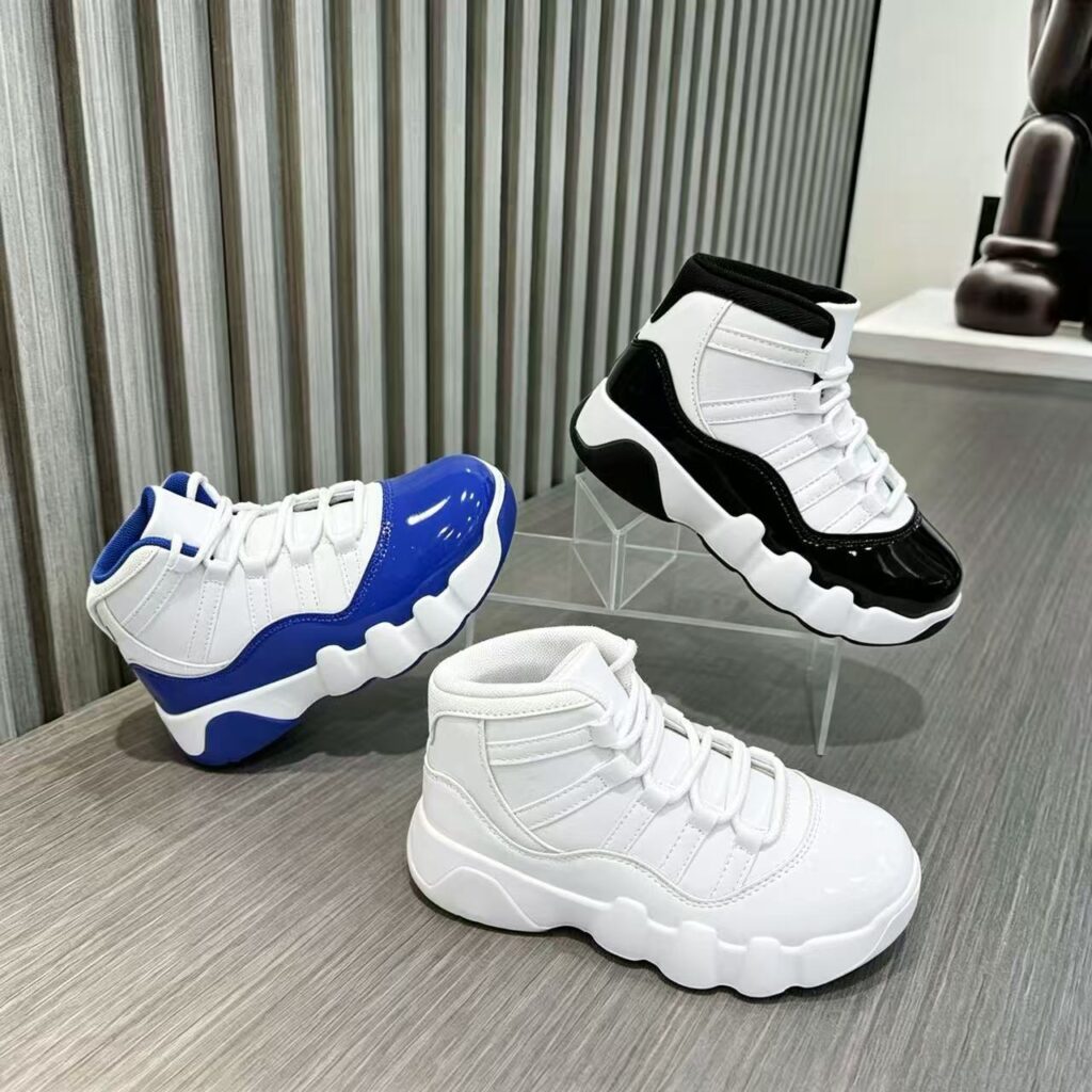 Low-Top Sports Shoes — HKY607