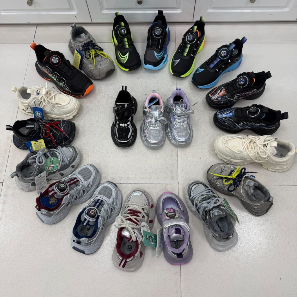Mixed Sports Shoes — 2617R905