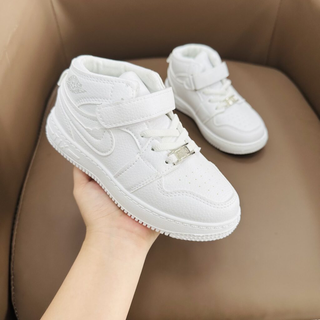 School Sports Shoes — HKI603W