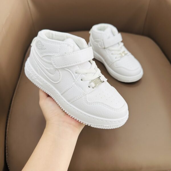 School Sports Shoes — HKI603W