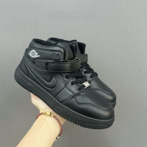 School Sports Shoes — HKI603B