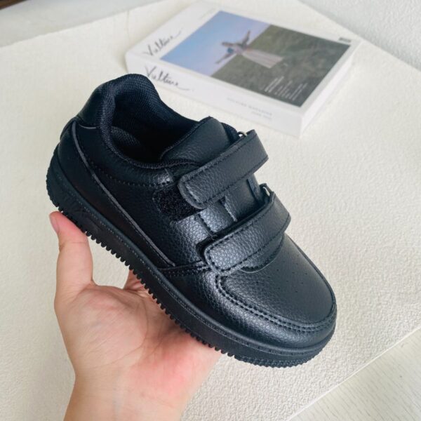 School Sports Shoes — HKI605B