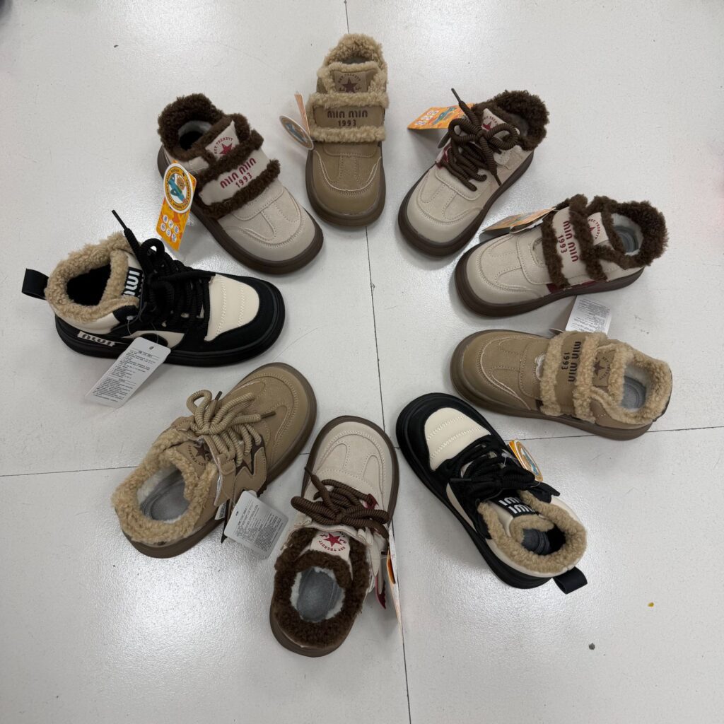 Mixed Sports Shoes — 2617R901