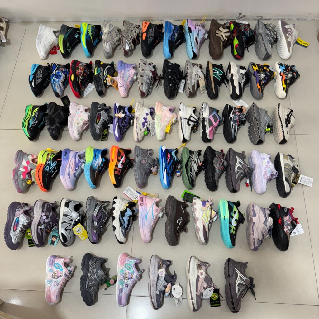 Mixed Sports Shoes — 2615R208
