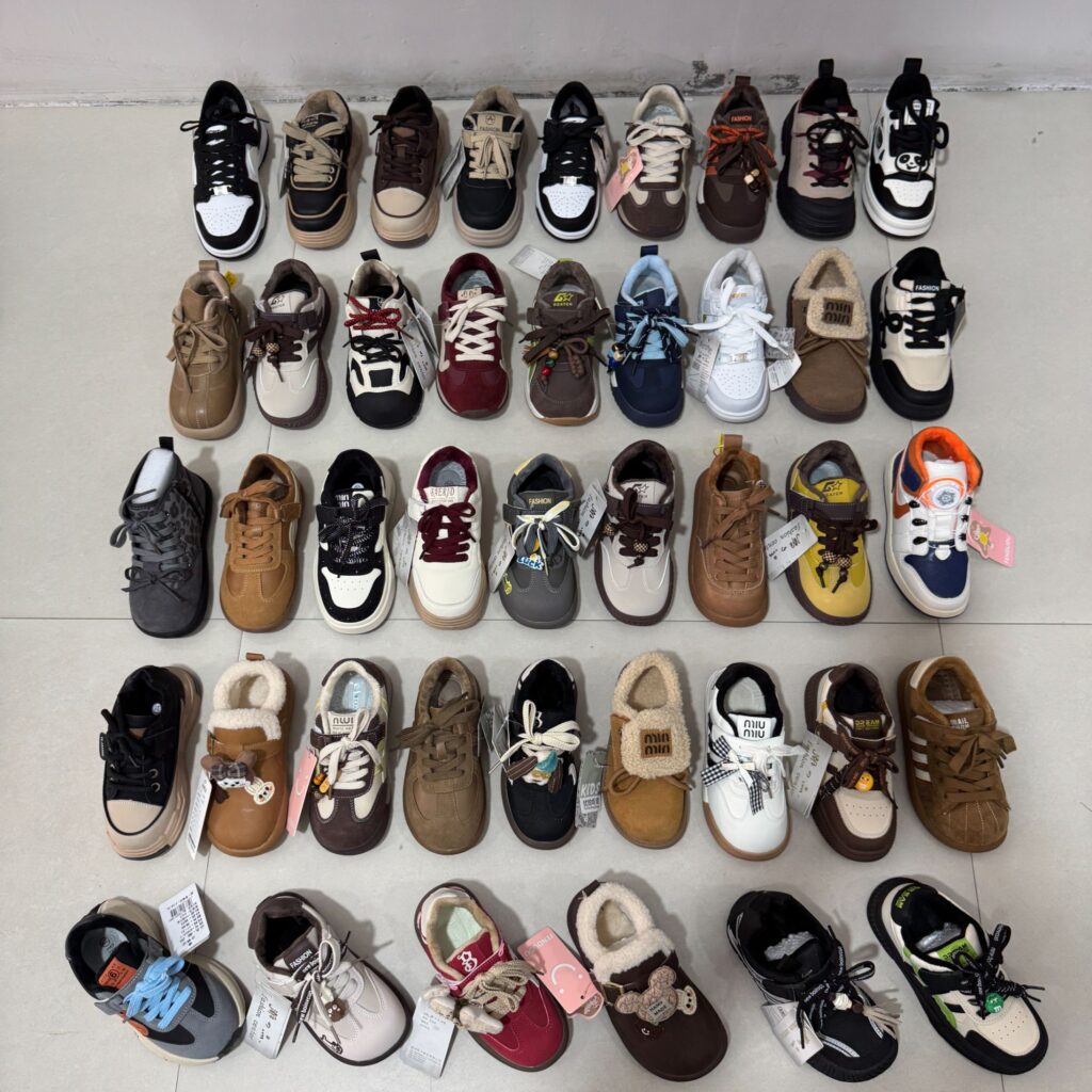 Mixed Sports Shoes — 2617R212