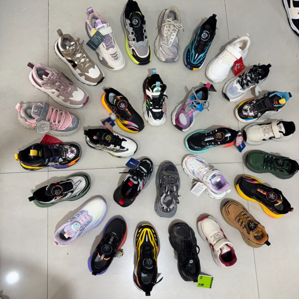 Mixed Sports Shoes — 2617R220